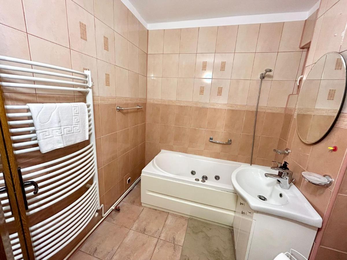 Jad - Familiy 4 Rooms Apartment - Near Forest And Historic Center - Racadau Brașov Exterior foto