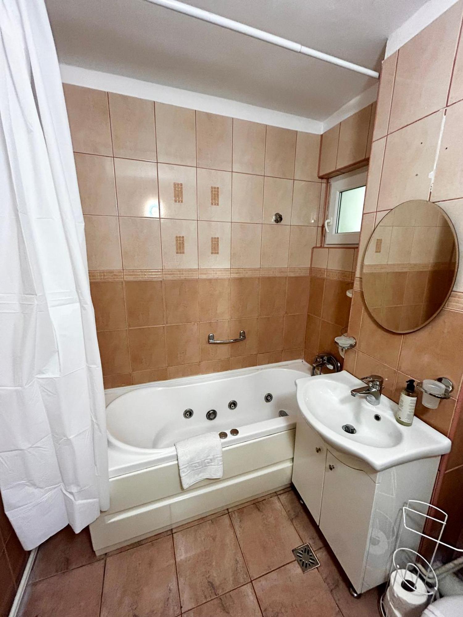 Jad - Familiy 4 Rooms Apartment - Near Forest And Historic Center - Racadau Brașov Exterior foto